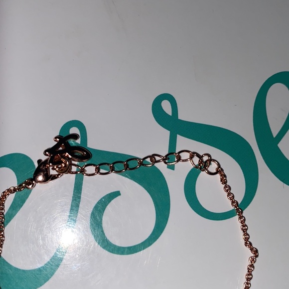Rose gold bracelet with a circle design EUC - Picture 3 of 3